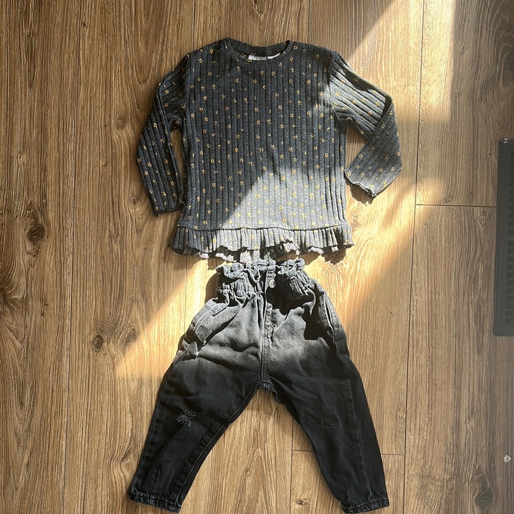 Zara Black and Gold Polka Dot top with black jeans size 18-24 months